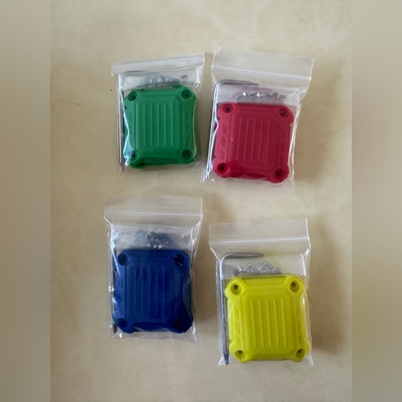 Dovick- Waterproof Airtag Keychain Holder Case - Picture 2 of 3